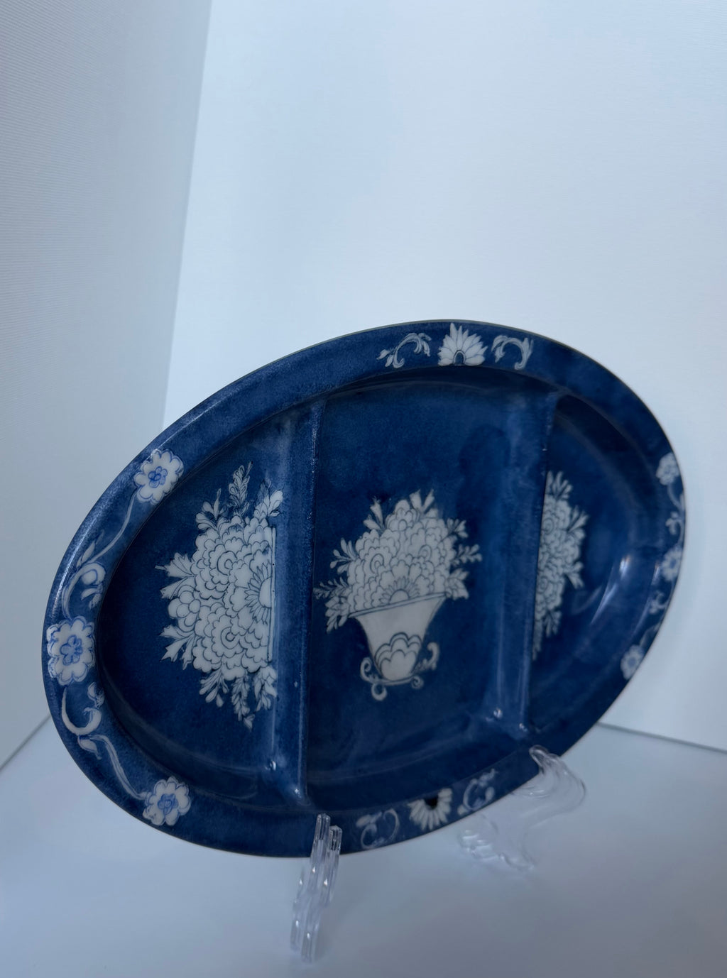 Vintage Schönwald hors d'oeuvre dish, German porcelain from the 1920s, entirely hand-painted in cobalt blue by L. Poussart.