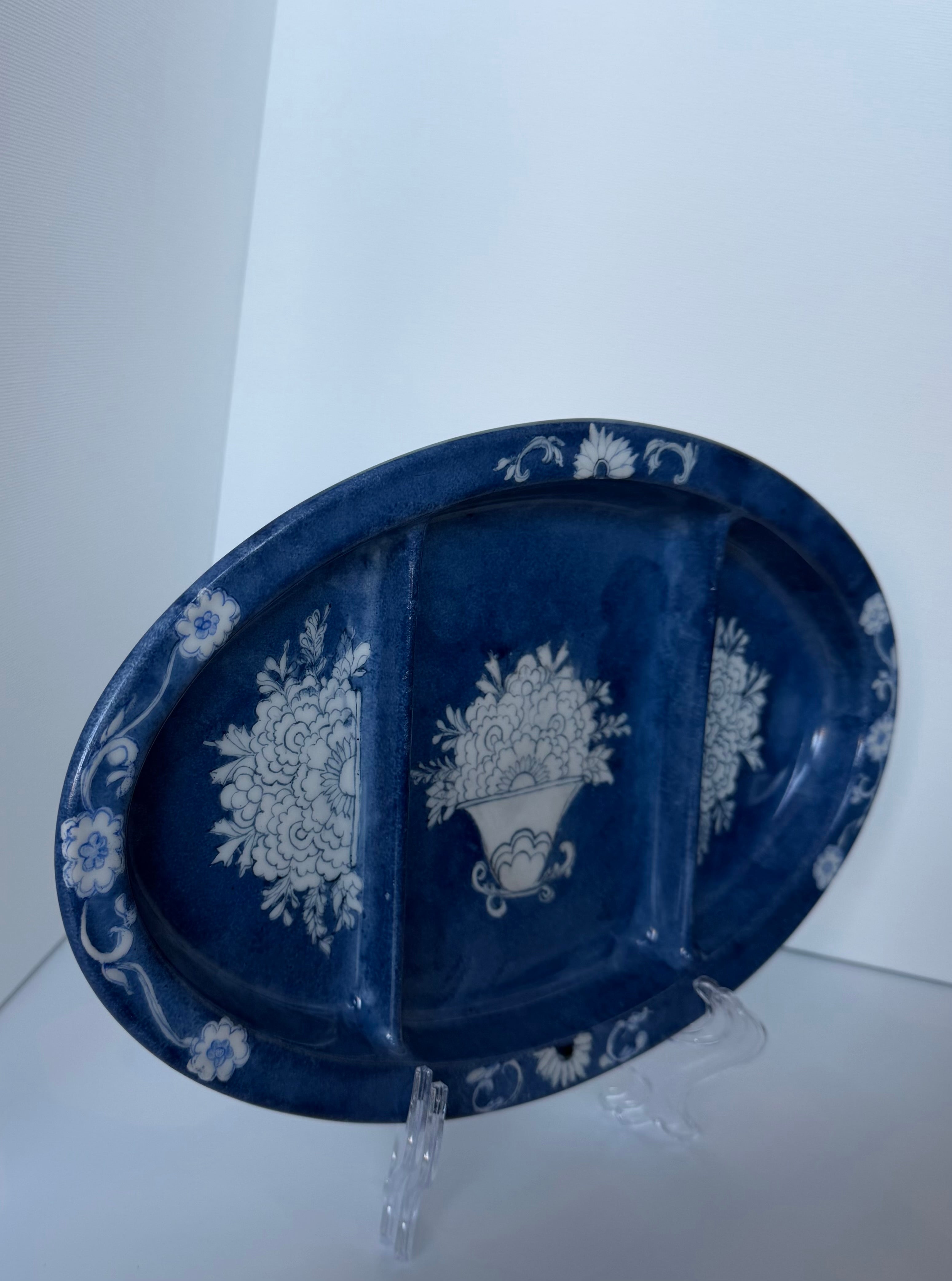 Vintage Schönwald hors d'oeuvre dish, German porcelain from the 1920s, entirely hand-painted in cobalt blue by L. Poussart.