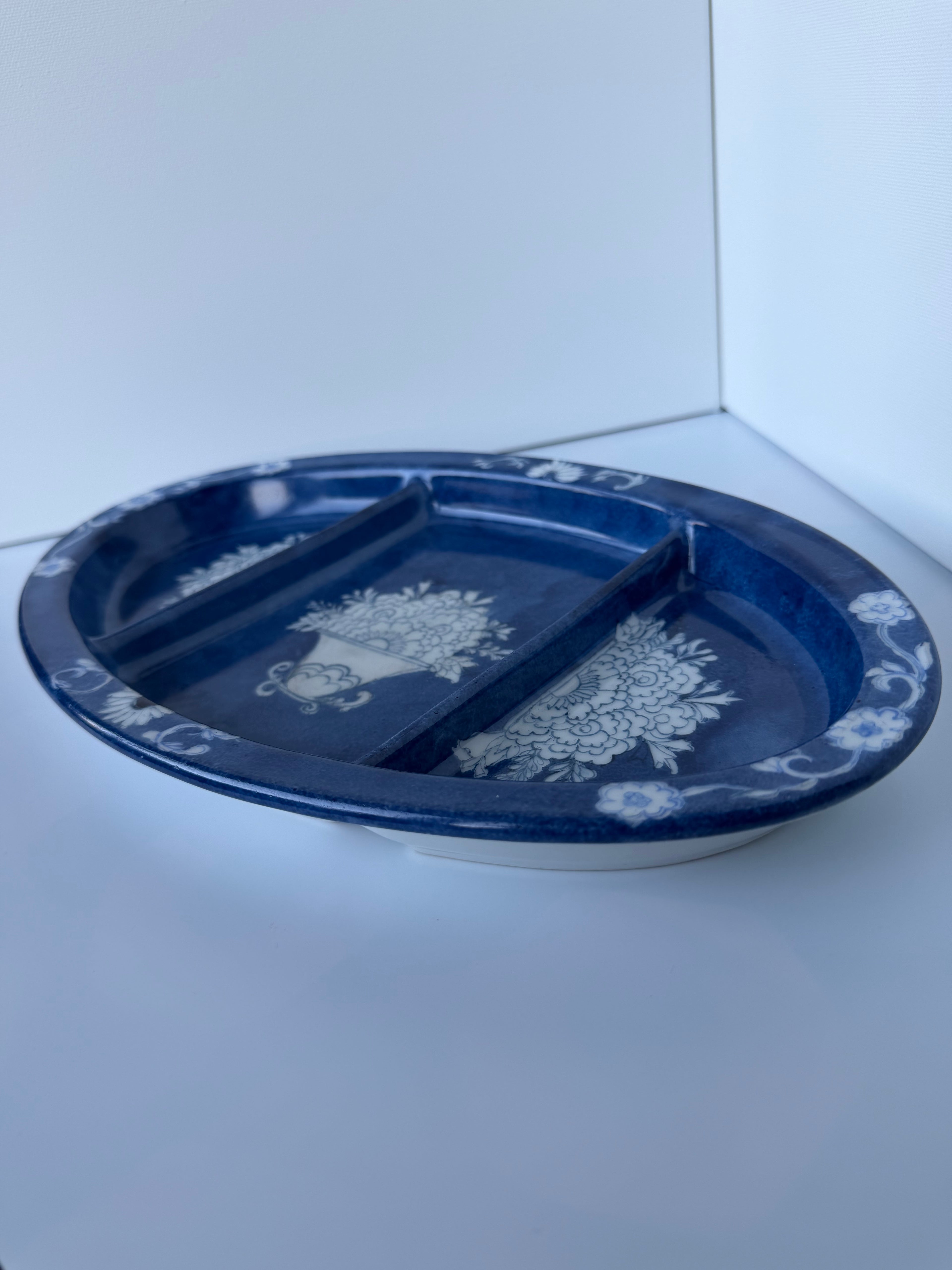 Vintage Schönwald hors d'oeuvre dish, German porcelain from the 1920s, entirely hand-painted in cobalt blue by L. Poussart.