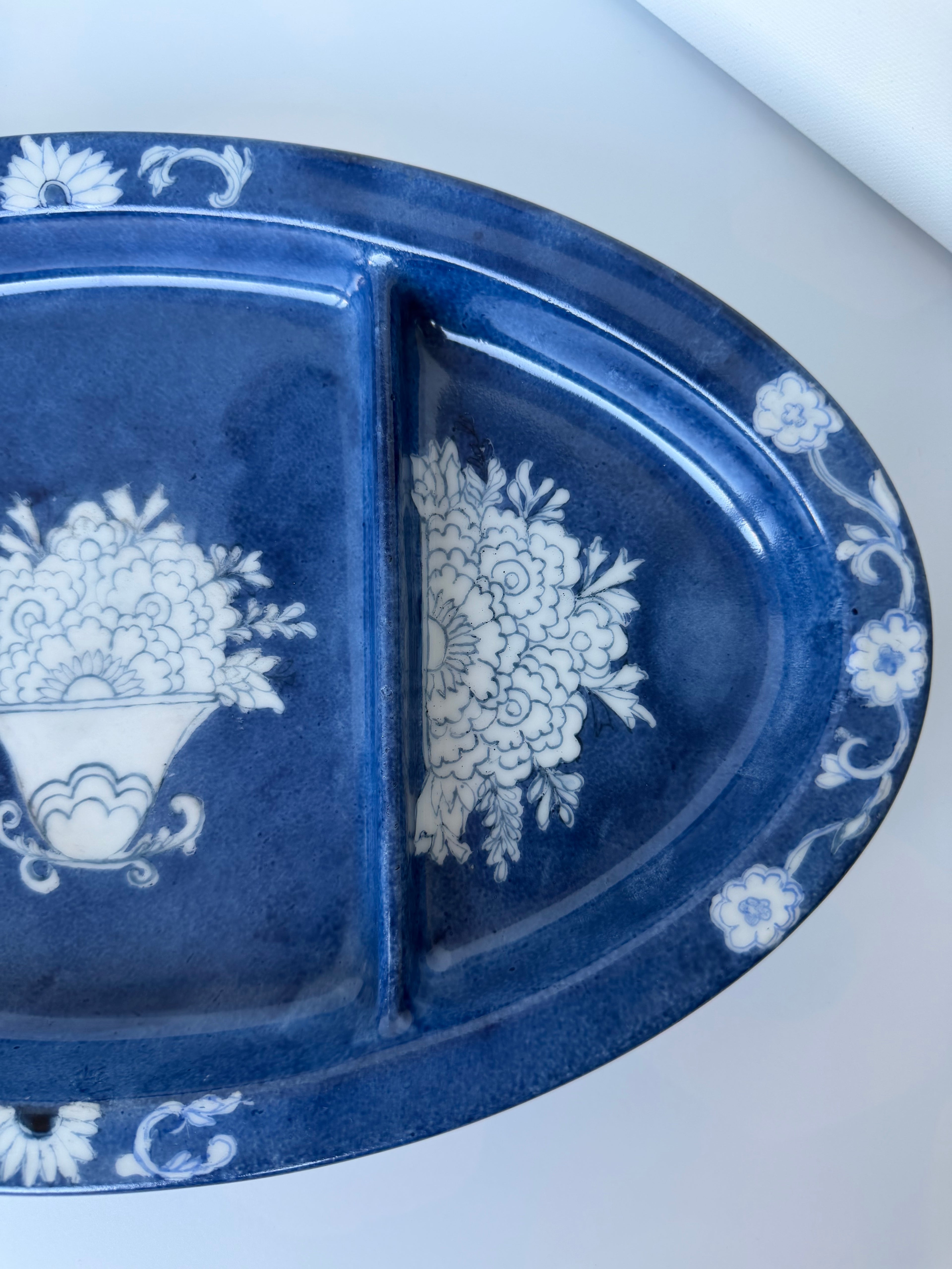 Vintage Schönwald hors d'oeuvre dish, German porcelain from the 1920s, entirely hand-painted in cobalt blue by L. Poussart.