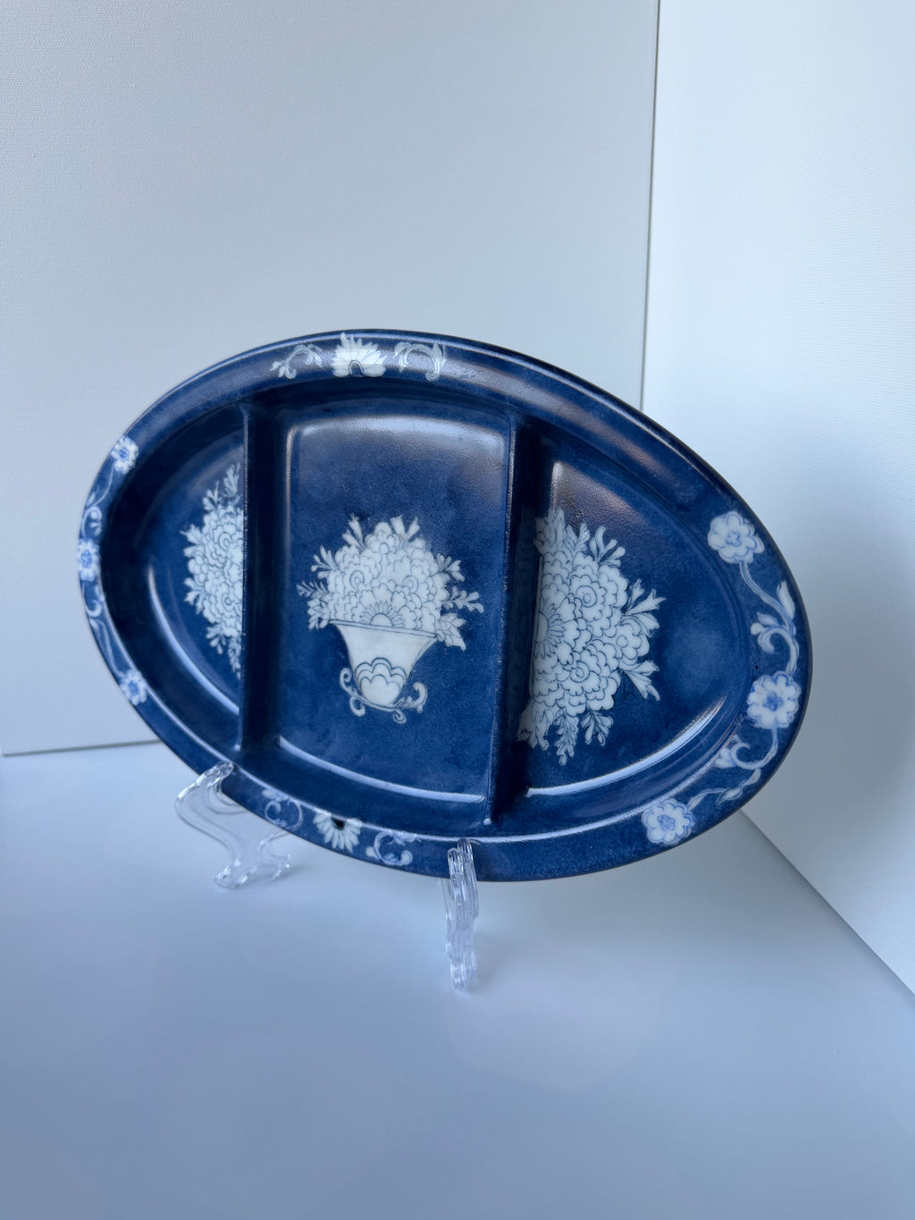 Vintage Schönwald hors d'oeuvre dish, German porcelain from the 1920s, entirely hand-painted in cobalt blue by L. Poussart.